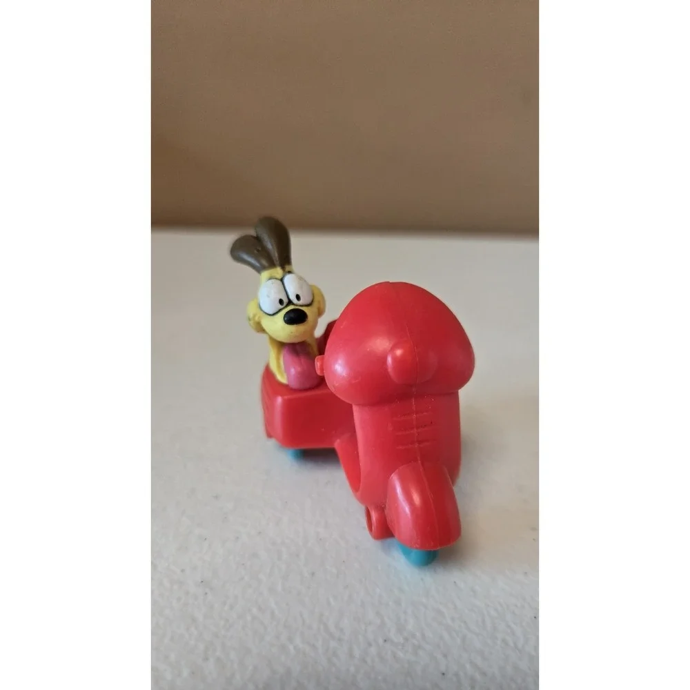 Vintage Garfield Ans Odie On‎ Vespa Scooter Figure Toy